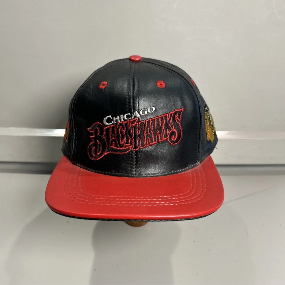 Vintage 90’s Chicago Blackhawks Genuine 100% Leather NHL SnapBack Hat Made USA